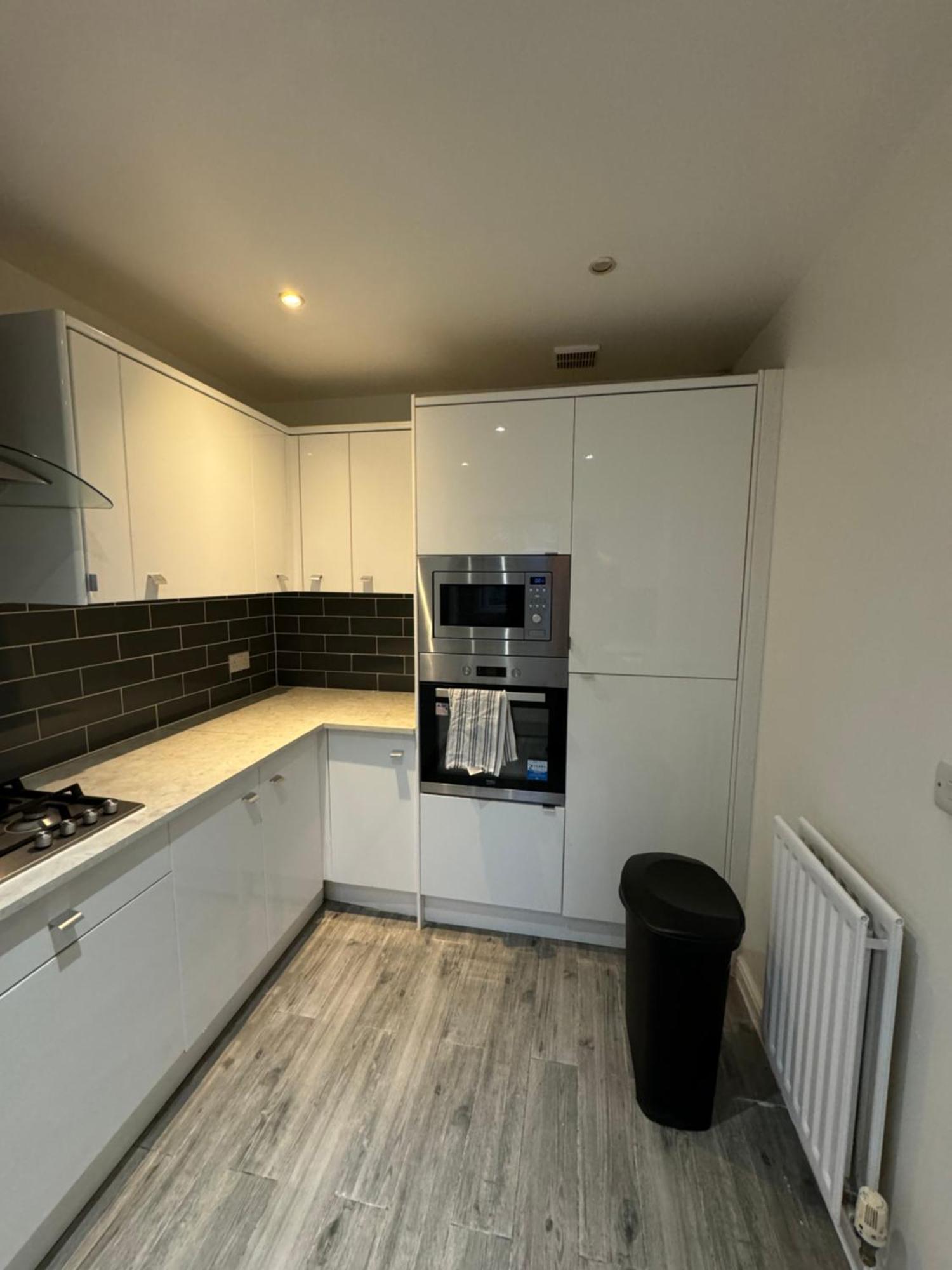 Spacious 3 Bedroom Home, With Private Driveway 5 Minutes From Excel Centre & Custom House London Exteriör bild