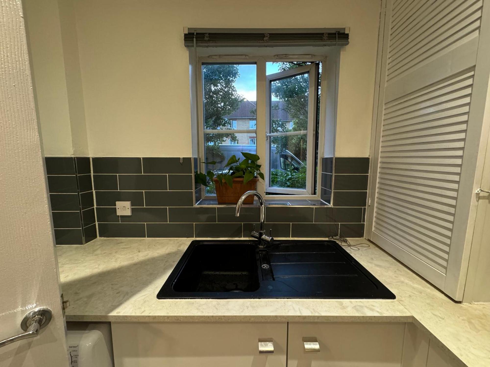 Spacious 3 Bedroom Home, With Private Driveway 5 Minutes From Excel Centre & Custom House London Exteriör bild